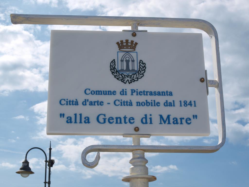 Il Pontile Holidays Apartment Marina di Pietrasanta Quarto foto